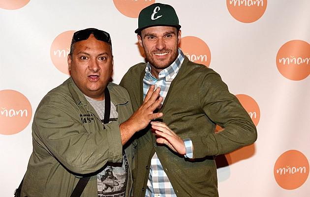 Nemocný Hezucký poslal vzkaz. Mareš se neubránil pláči, že parťák nemohl vysílat