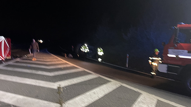 Dálnice D6 u Kladna je kvůli nehodám uzavřená, na místě zasahují záchranáři