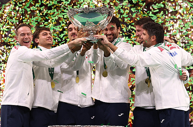 Italové dál kralují Davis Cupu, se Španělskem si poradili i bez Sinnera