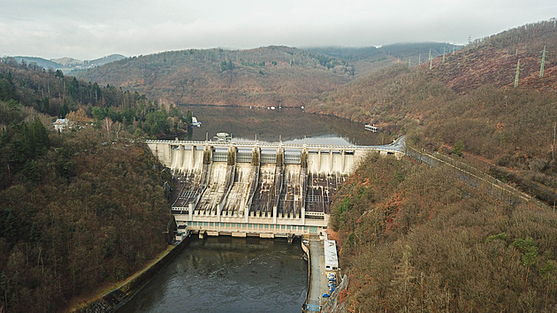 Dva roky objížděk. Opravy orlické i slapské hráze znemožní přejezd Vltavy