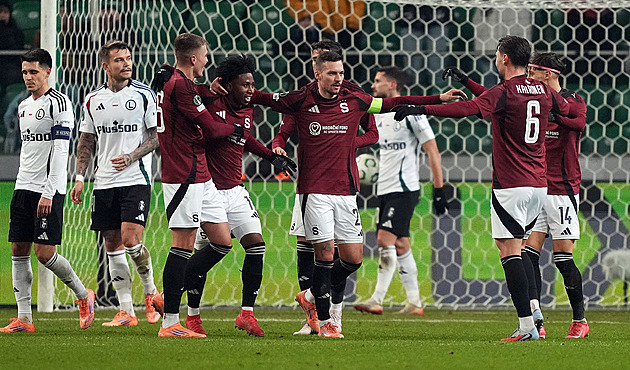ONLINE: Legia - Sparta 0:1, domácí jsou aktivnější, v závěru půle ale jásá Preciado