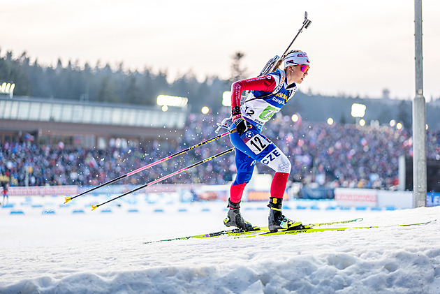 Biatlon ONLINE: První závod nové sezony. Jisslová zahajuje štafetu čistě