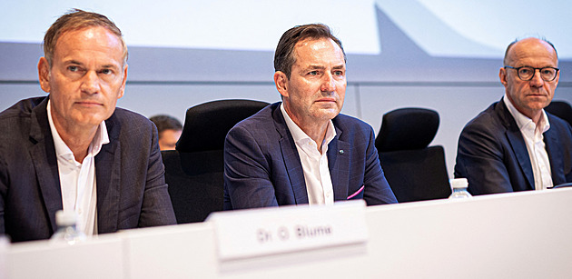 Jen každý šestý zaměstnanec Volkswagenu věří vedení. Šéf prosazuje další úspory