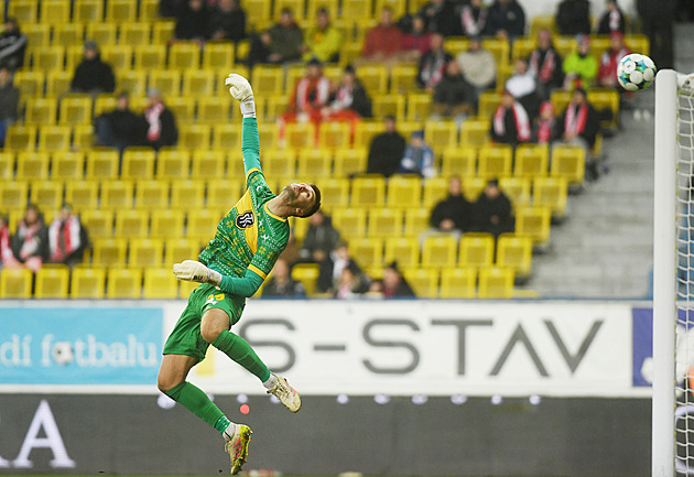 ONLINE: Teplice - Slavia 0:1, šanci nedává domácí Švanda, vzápětí trestá Chytil