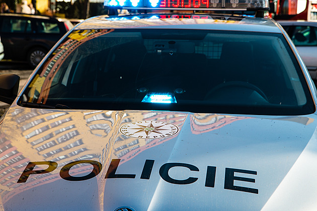 Při požáru v panelovém domě v Tanvaldu zemřel muž, 30 lidí bylo evakuováno