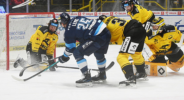 ONLINE: Litvínov vede nad Libercem, Brno prohrává v Ostravě. Dynamo otočilo stav