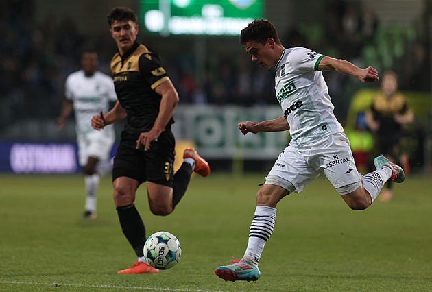 ONLINE: Karviná - Ostrava 0:0, domácí mají spoustu šancí, Holec odolává