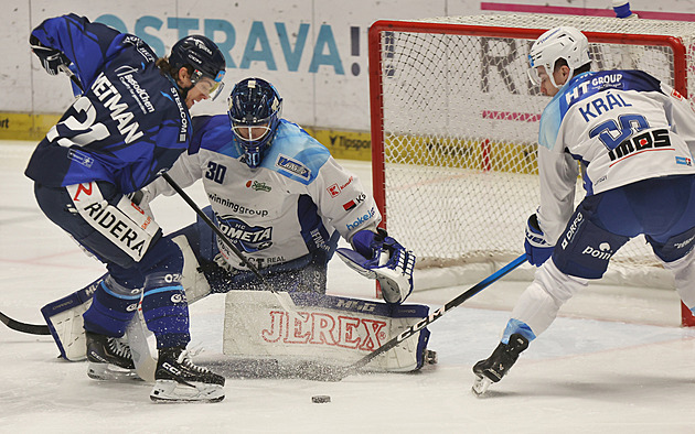 ONLINE: Brno srovnalo s Vítkovicemi, Pardubice, Sparta i Třinec vedou
