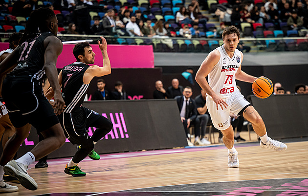 Ne, ne, ne. Rylichovi se v Baku hledaly chyby snadno, myslí na výhru ve Francii