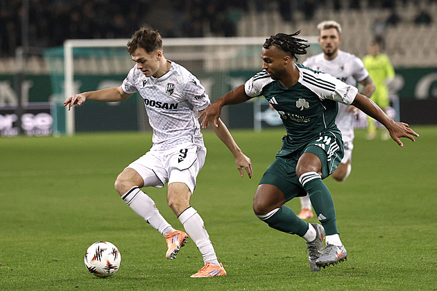 ONLINE: Panathinaikos - Plzeň 0:0 po půli, hosté dohrávají bez vyloučeného Jemelky