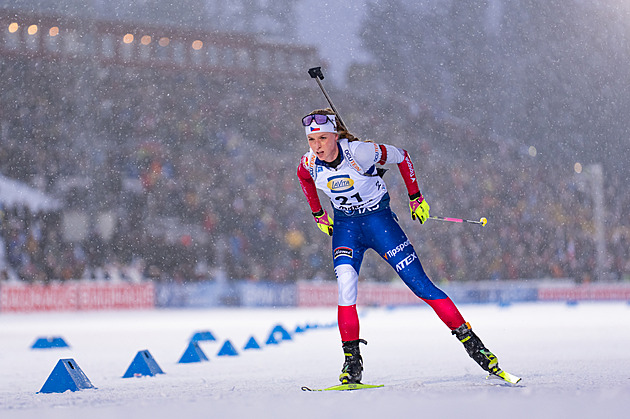 Biatlon ONLINE: Do sprintu se vydávají i ženy, Davidová na první střelbě bezchybná