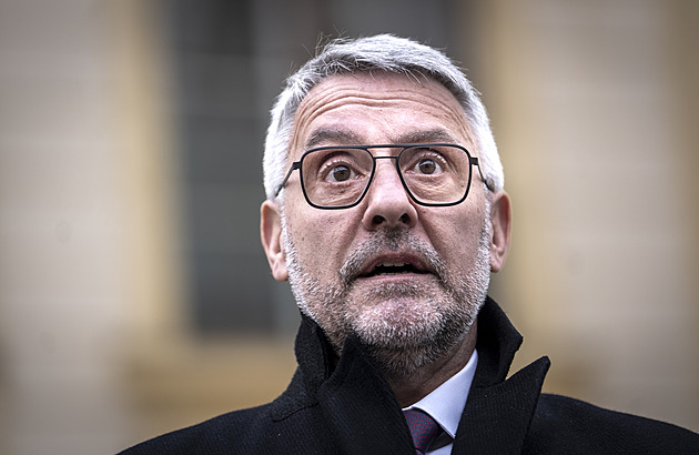 První kroky v nové funkci. Ministr Metnar odvolal část dozorčí rady České pošty