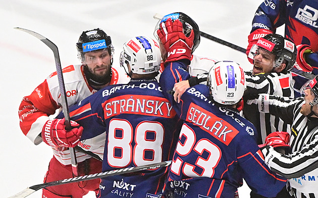 ONLINE: Dynamo přišlo s Hanáky o náskok tří gólů. Hradec zdolal Třinec, Plzeň vyhrála