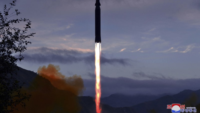 Lukašenko varuje: Umístili jsme ruskou raketu Orešnik. Střela může nést jaderné hlavice