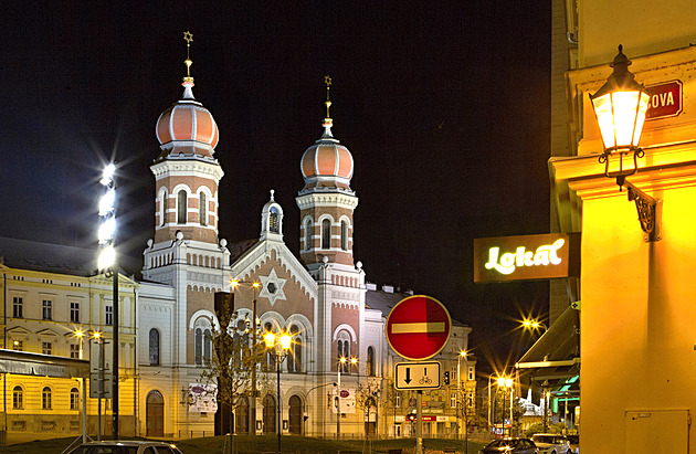 V Plzni zavřeli Sady Pětatřicátníků, policie prověřuje podezřelý předmět u synagogy