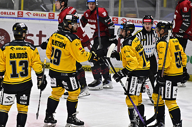 ONLINE: Litvínov potřetí vede nad Spartou. Třinec ztrácí, Jágr zpět v sestavě