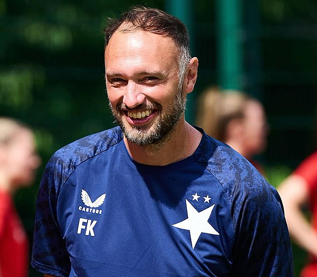 Fotbalistky Slavie mají nového trenéra. Do boje o titul je povede bývalý fotbalista