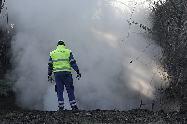 Desítky tisíc lidí v Praze jsou bez tepla, zprovoznění začne od 23. hodiny