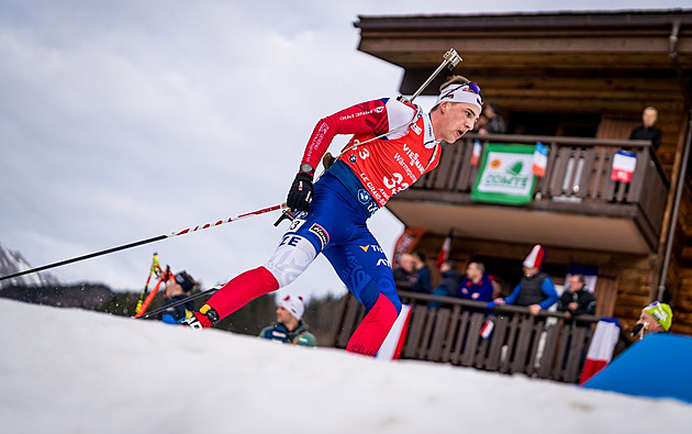 Biatlon ONLINE: Muži bojují ve sprintu, předvede se i pětice Čechů