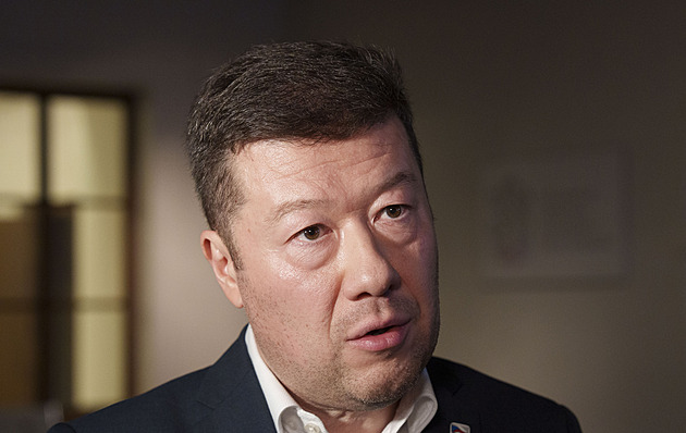 Proč se nadstandardně chovat k Ukrajině? Nejsme spojenci, odmítl Okamura Macinku