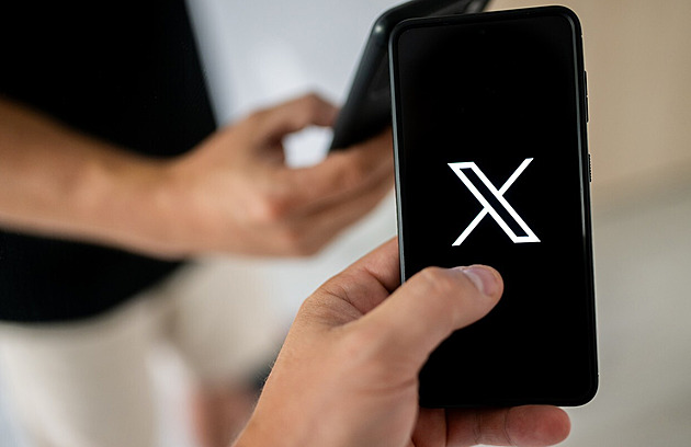 X vypnula generování obrázků neplatícím uživatelům, EU a Londýnu to nestačí