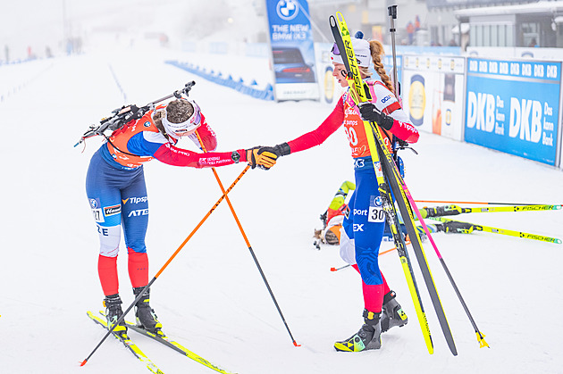Biatlon ONLINE: Štafeta žen. Charvátová opět kroužila, Slovenky jedou o senzaci