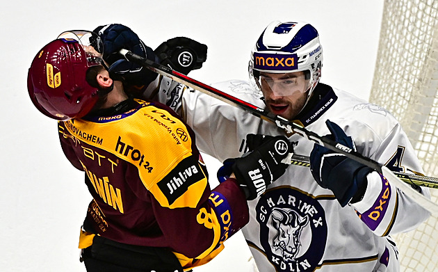 Slavia po obratu zvítězila nad Táborem, roli favorita potvrdila i Jihlava