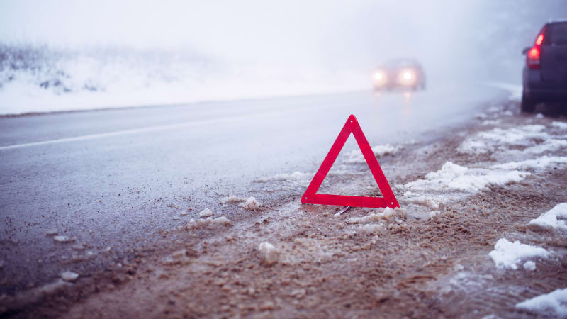 Tragická nehoda na Šumpersku: Nepřežil řidič osobního vozu, doprava je omezená