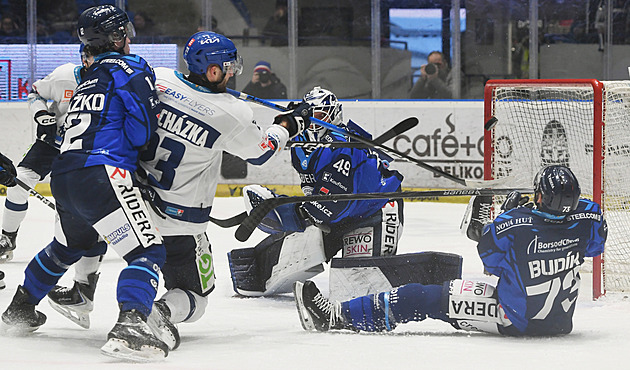 ONLINE: Kladno i Kometa vedou, Litvínov v derby srovnává. Sparta snižuje