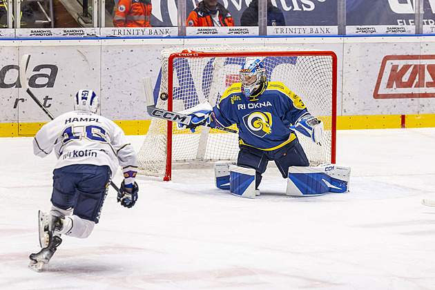 Vedoucí Slavia doma neuspěla s hokejovým Zlínem, padla i druhá Jihlava