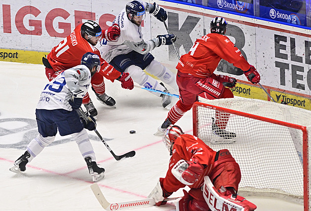 ONLINE: Plzeň se může vrátit na druhé místo, Olomouc však znovu srovnává