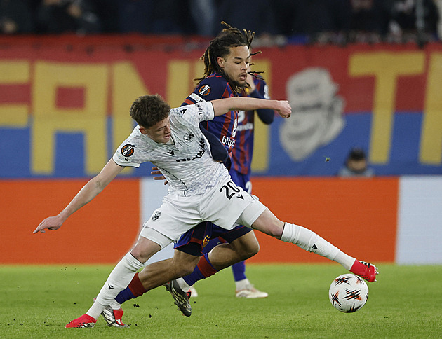 Řekové se blíží, udrží Češi desítku? Jaro slibuje napínavý souboj o koeficient