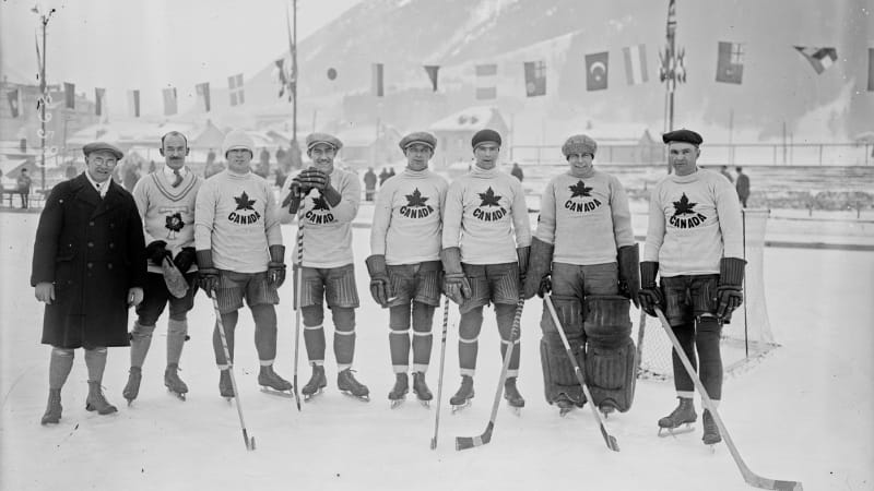 Když jsme s Kanadou prohráli 0:30. K vraždění neviňátek přispěly hádky sparťanů se slávisty