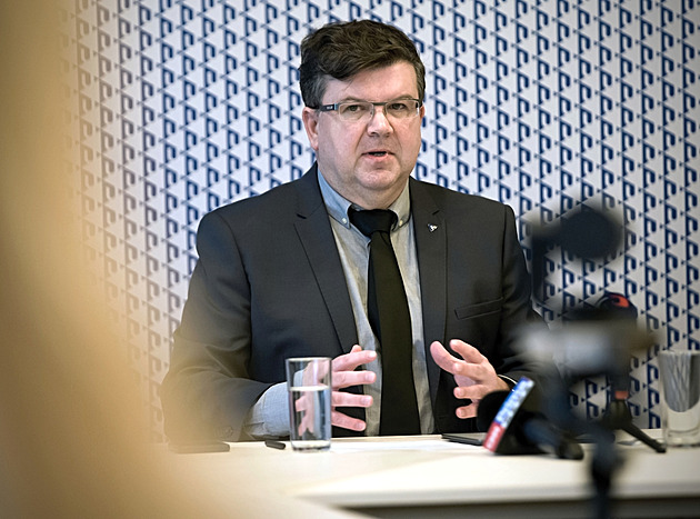 I my chceme, aby se bazén v dohledné době dostavěl, říká rektor ZČU