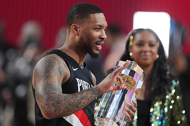 Lillard slaví, i když nehraje. Zase ovládl soutěž trojkařů před Utkáním hvězd NBA