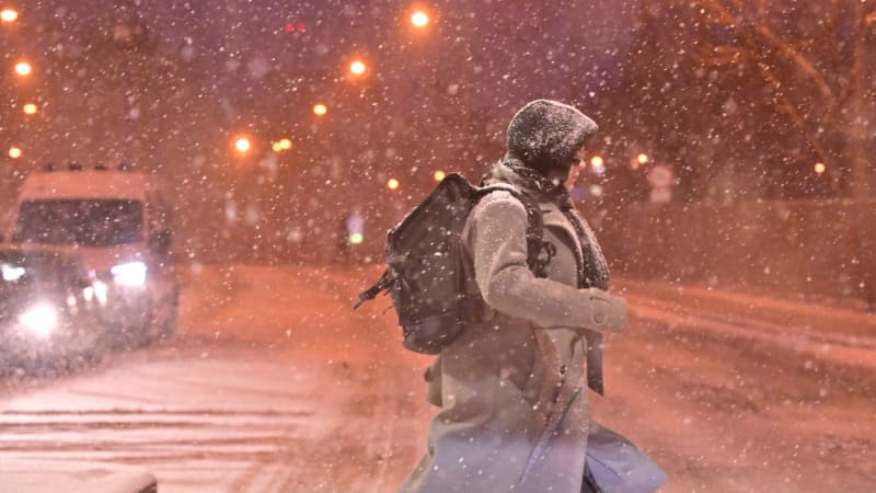 Česko zasypou desítky centimetrů sněhu. Platí VÝSTRAHA pro sedm krajů