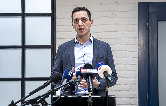 Odboráři z nemocnic se bojí snížení mezd. Nesmysl, měli se zeptat, oponuje Grolich