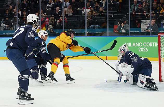 ONLINE: Německo - Francie 3:1. Vítěz vyzve Slováky, veterán Bellemare šťastně snižuje