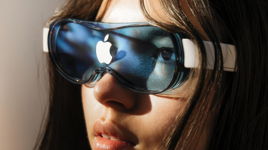Chytré brýle, přívěšek a AirPods s kamerou. Apple chystá tři novinky, mají však jeden společný háček