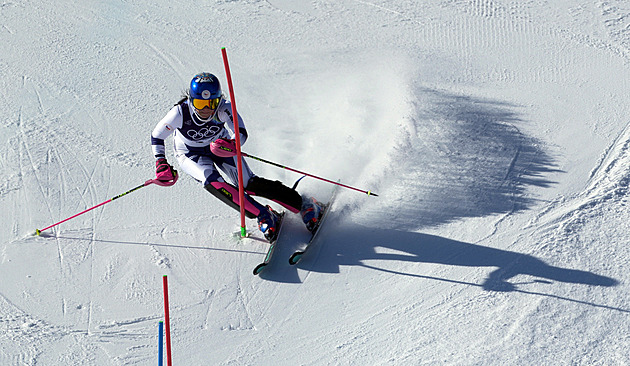 Shiffrinová prolomila kletbu a má zlato ze slalomu. Dubovská poskočila na 18. příčku