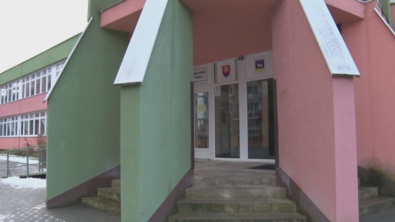 Drama ve slovenské škole. Dvanáctiletý chlapec vytáhl na spolužačky nůž a vyhrožoval jim smrtí