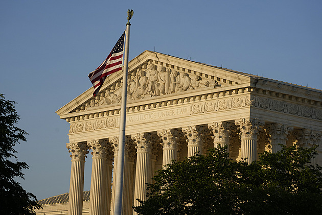 Nejvyšší soud zablokoval Trumpovi plošná cla. Není ale vyloučeno, že to zkusí jinak
