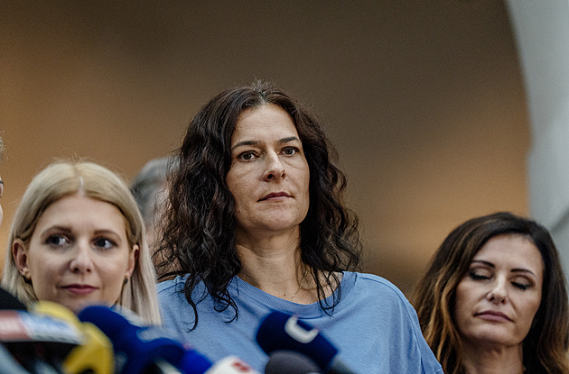 Šichtařová s videy o investicích slíbila skončit, říká Válková. Poslankyně to popírá