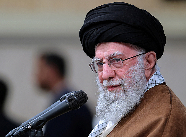 Válka až do konečného vítězství, hlásal. Bělovousý klerik Chameneí vládl 35 let