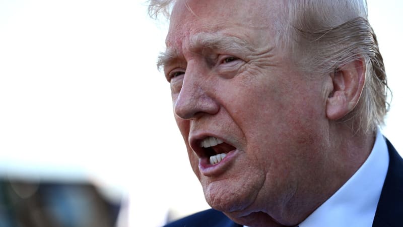 Zmocníme se klíčového ostrova u Íránu, naznačil Trump. Na místo míří americké speciální síly