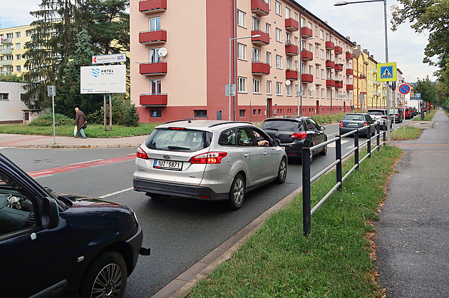 Dvůr Králové chce dostat pod kontrolu dopravu, uvažuje nad chytrými semafory