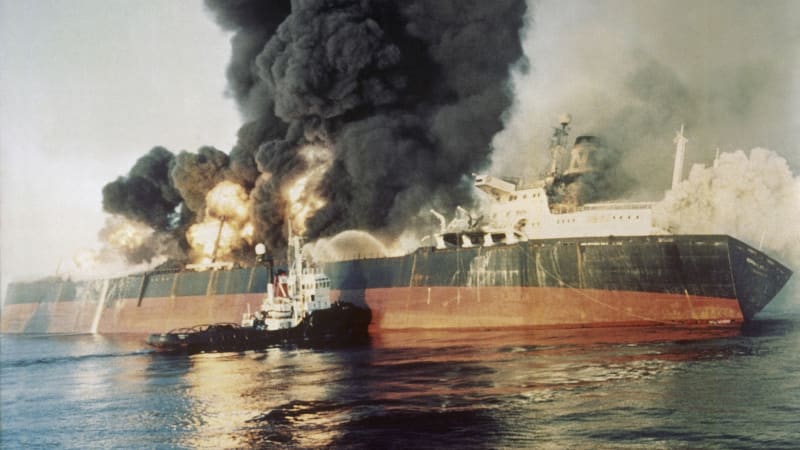 PŘEHLEDNĚ: Jak hodlají Američané blokovat íránské přístavy a odminovat Hormuzský průliv?