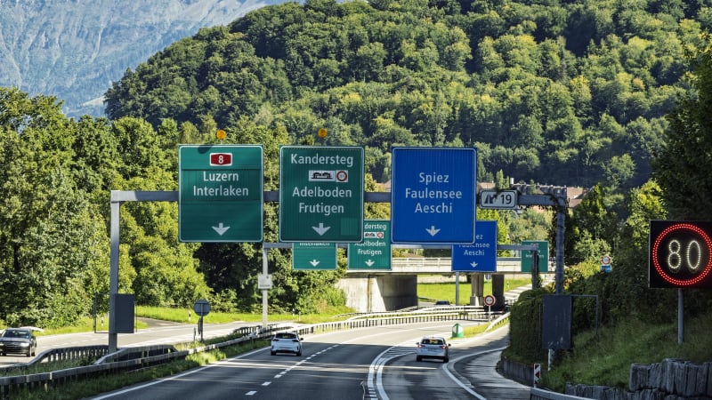 Švýcarsko chystá turistický poplatek, dotkne se i Čechů. Půjde o několik set korun