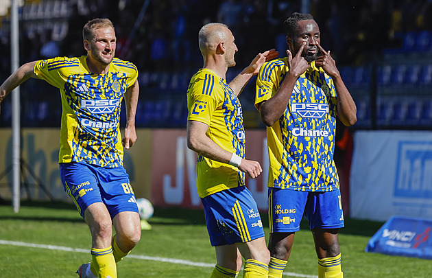 ONLINE: Zlín - Teplice 3:2, hosté dohrávají v deseti, červenou kartu viděl Fully