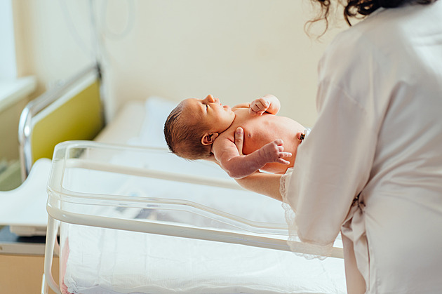 Rekordní cifra. Španělé přiznali odškodné 324 milionů rodičům postiženého chlapce